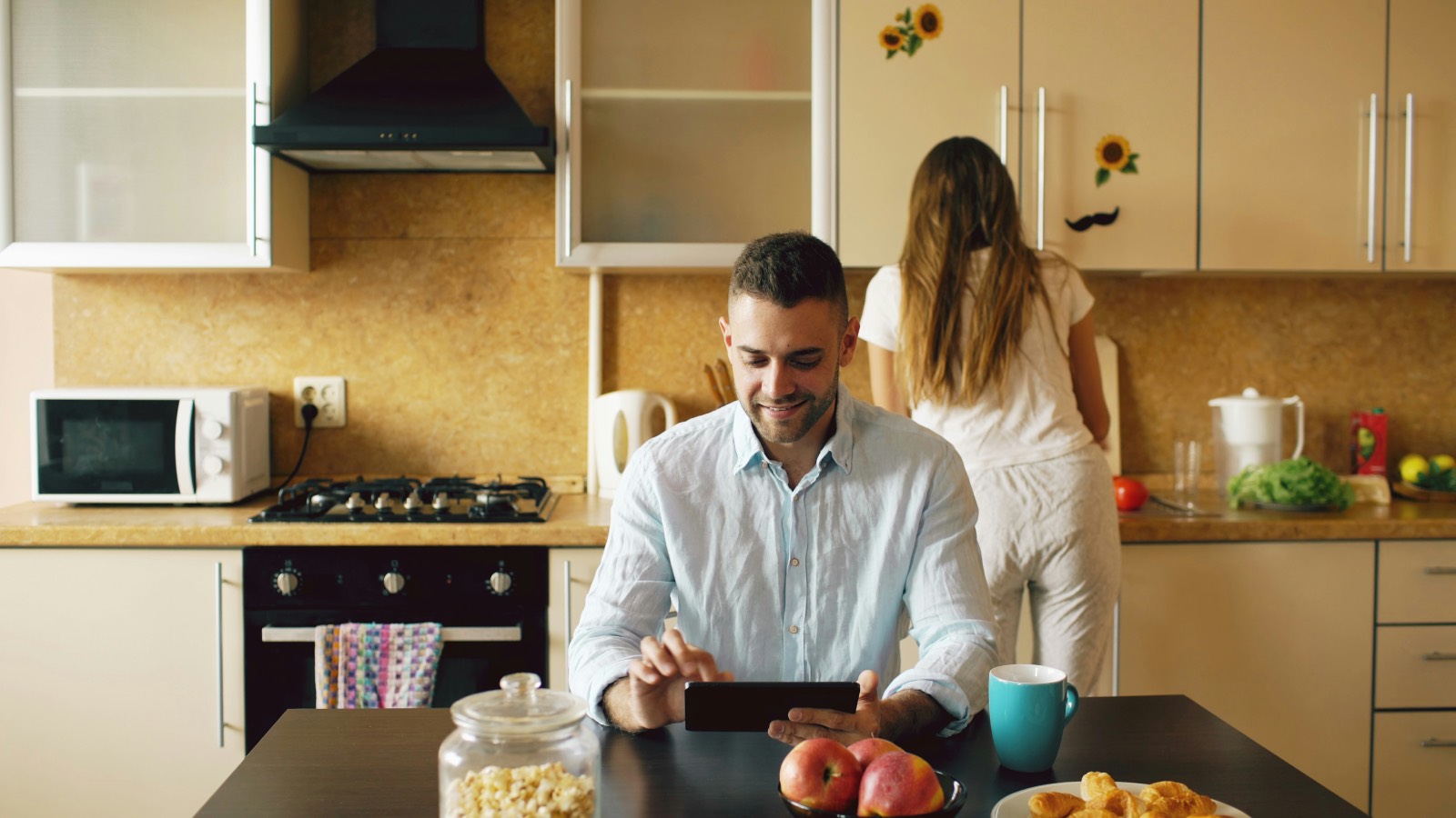 Couple moved in together and started having too many conflicts about cleaning the dishes, leading them to actually consider breaking up: ‘Am I actually asking for too much and being unreasonable, or this as absurd as it feels to me?’