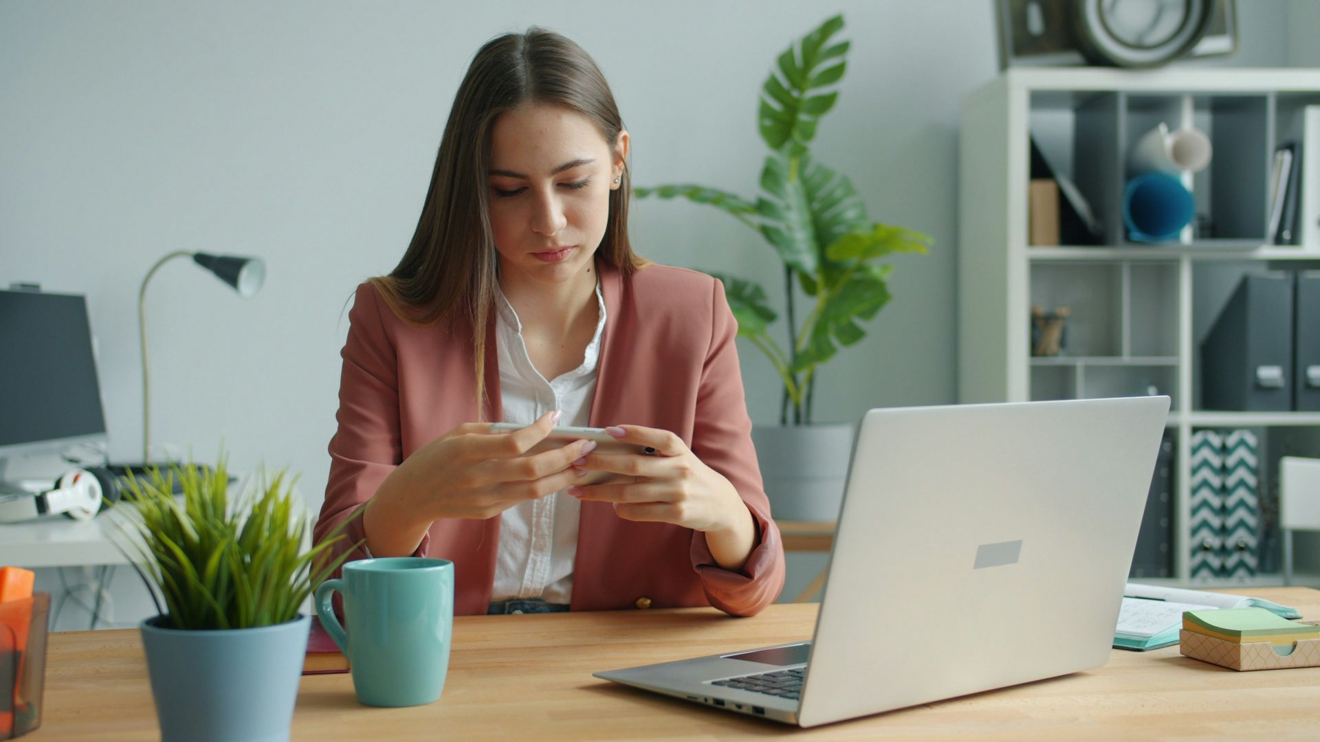 Employee is tired every time she calls her coworker she puts her on speaker, so she takes advantage of that and starts saying truths that expose her coworker: 'Now you know how I feel every time you put me on speaker without asking.'