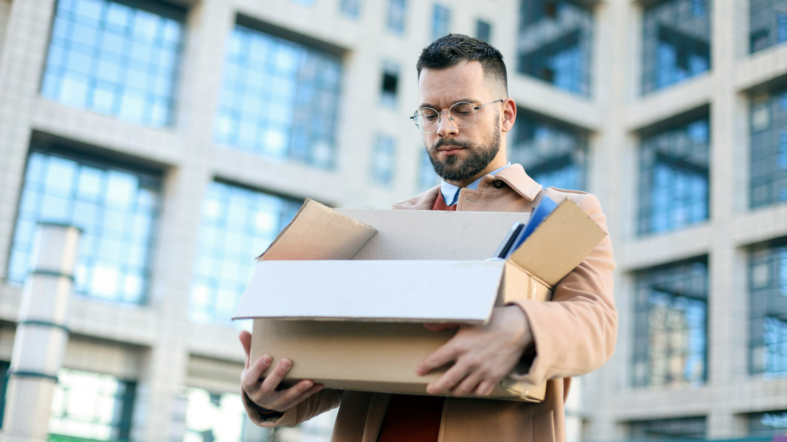 Manager debates whether to warn employee that he's getting fired after helping him get the job in the first place, gets told to stay out of it: ‘Nothing to gain’