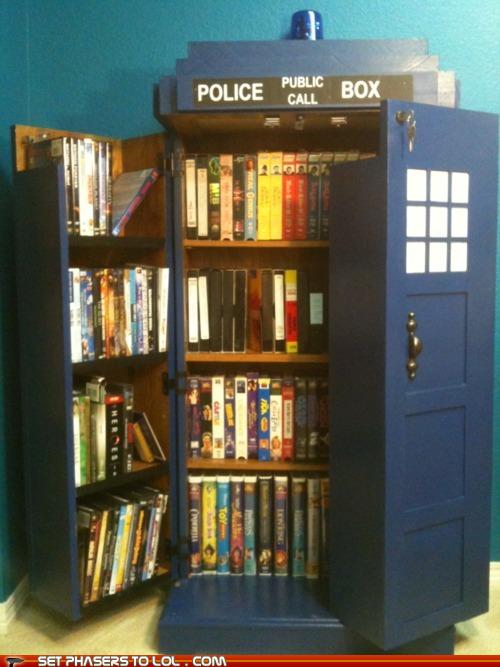 TARDIS Bookshelf - Set Phasers to LOL - sci fi fantasy