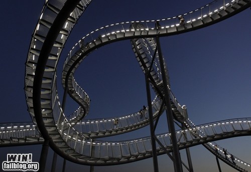 Walking Roller Coaster WIN - WIN! - epic win photos