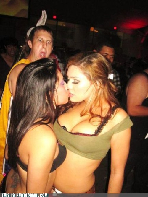 Hot Girl Kissing Lesbian