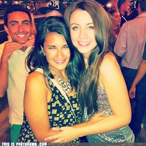 i-m-a-pretty-princess-photobombs-photobomb-that-guy