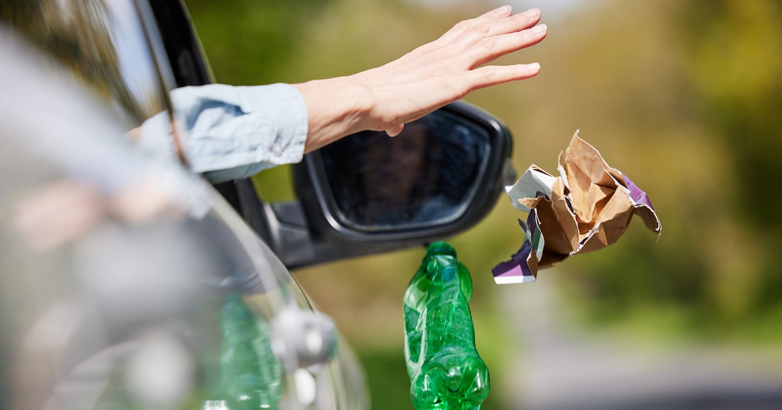 'Karma? YES!!': Litterbug mom watches her three kids dump trash ...