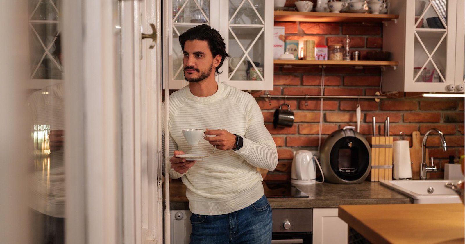 Girlfriend’s unemployed brother moves in, lives rent-free for 6 months ...