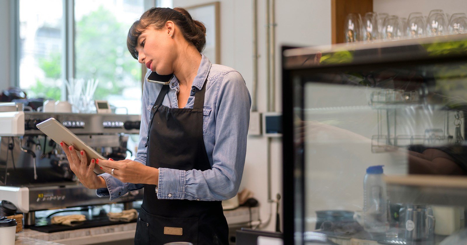 Manager asks employee to clock them in 30 minutes before they arrive, ices them out when employee refuses: 'I'm not risking my job for someone else'