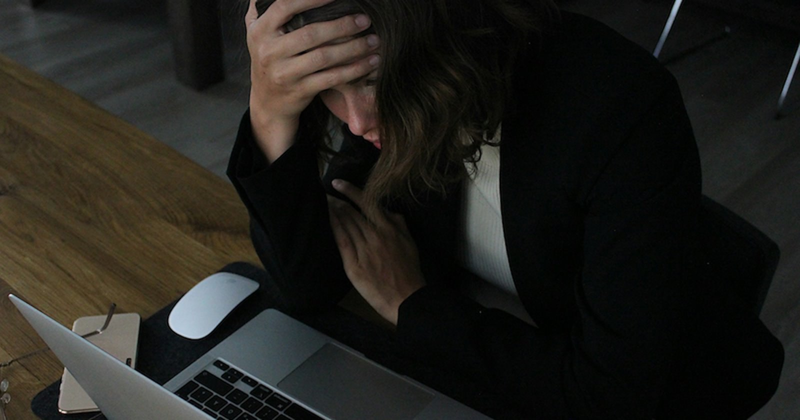 Employee accepts new job with 40% pay raise, company rescinds offer ...