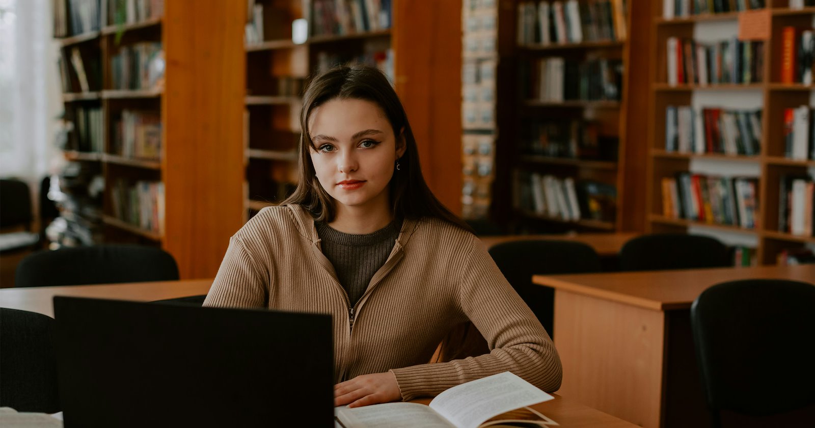 Gen X University Employee Urges Parents to Stop Booking Appointments for Their Adult Children: 'Let your kids grow up.'
