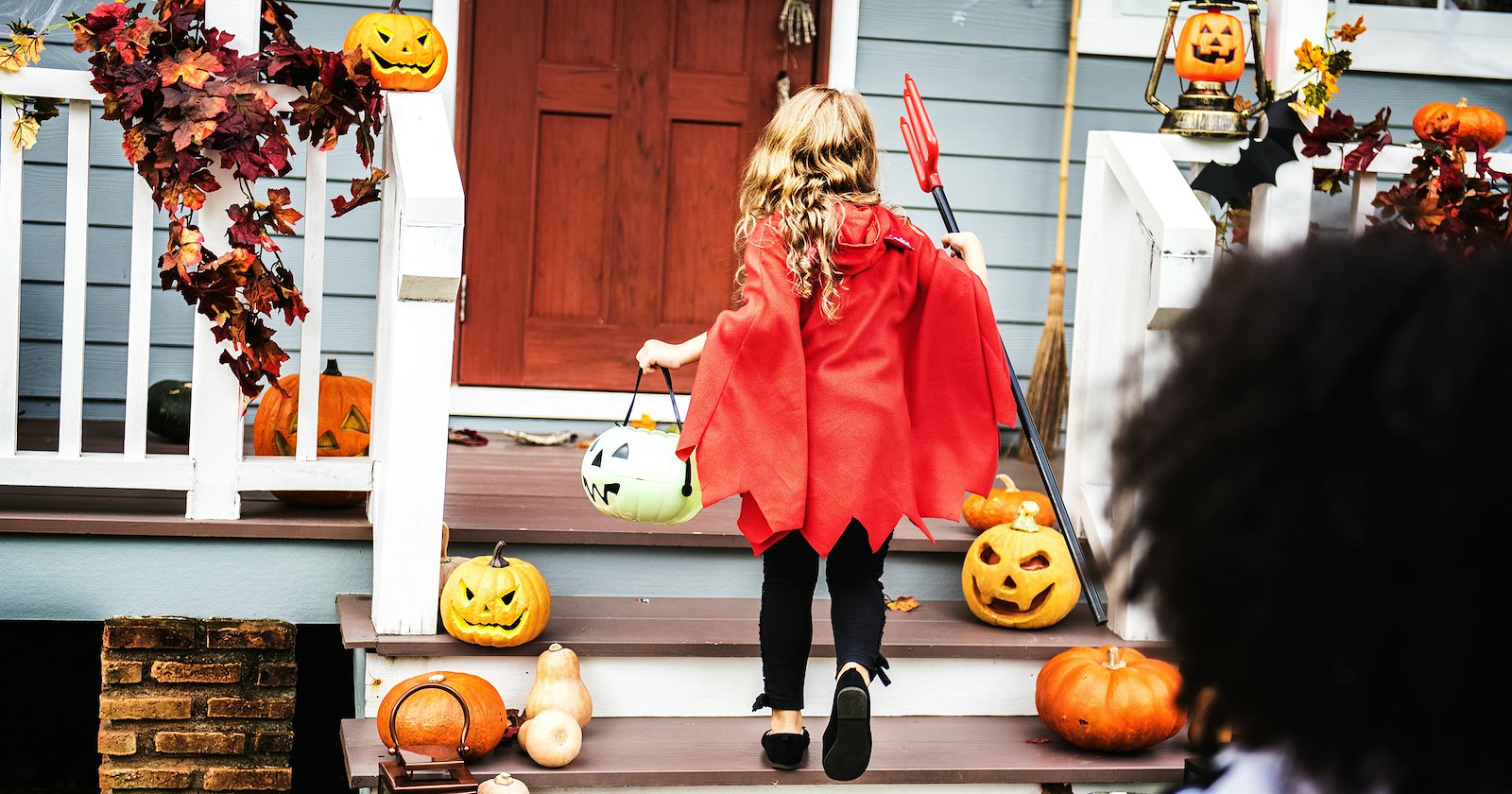 HOA bans residents from handing out full-sized candy bars on Halloween: 'This request is intended to help keep the experience consistent throughout the neighborhood'