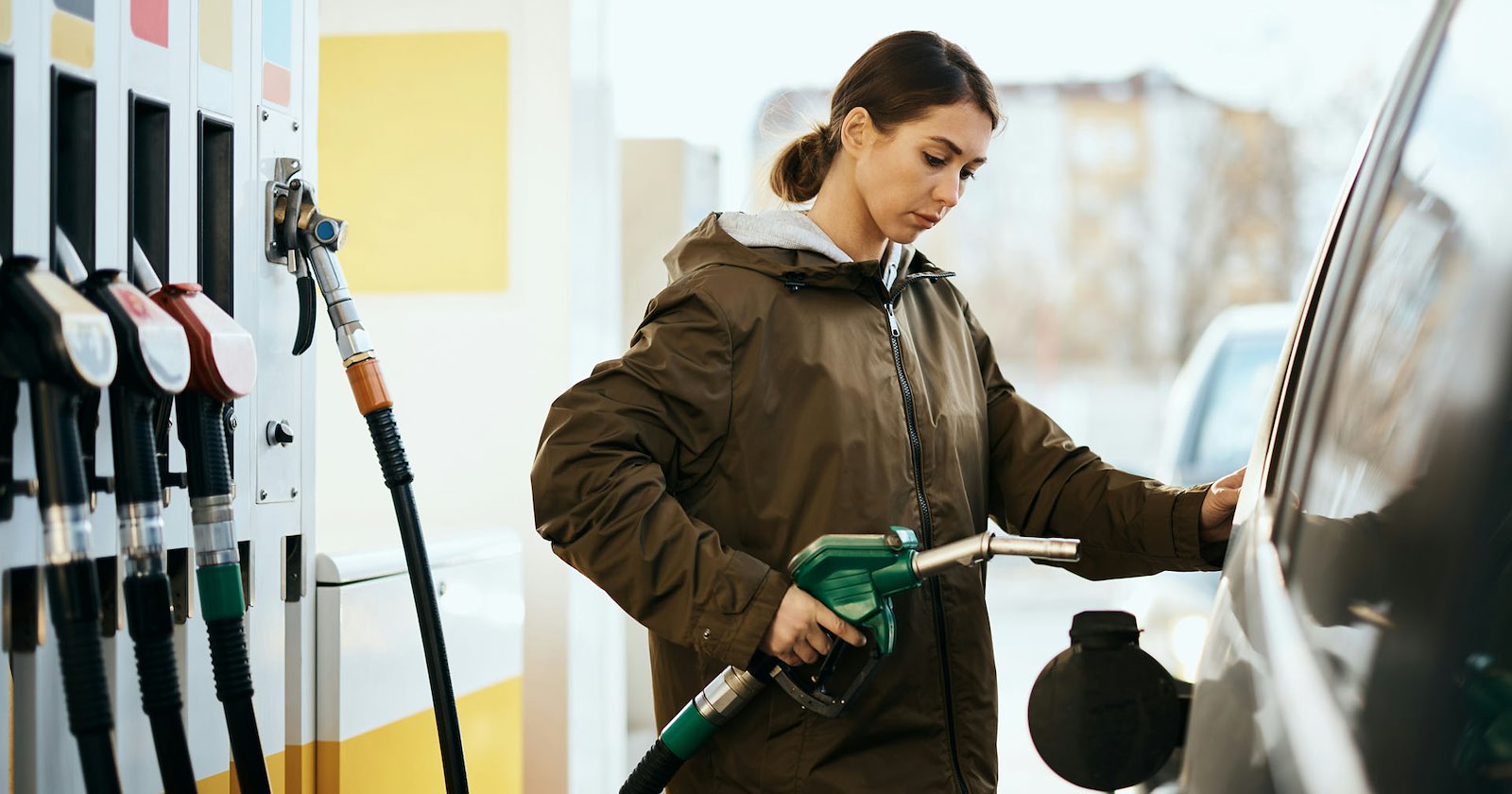 Homeschooling mom brags about teenage daughter learning to pump gas instead of learning to multiply fractions: 'This life skill is helpful if want to work in New Jersey.'