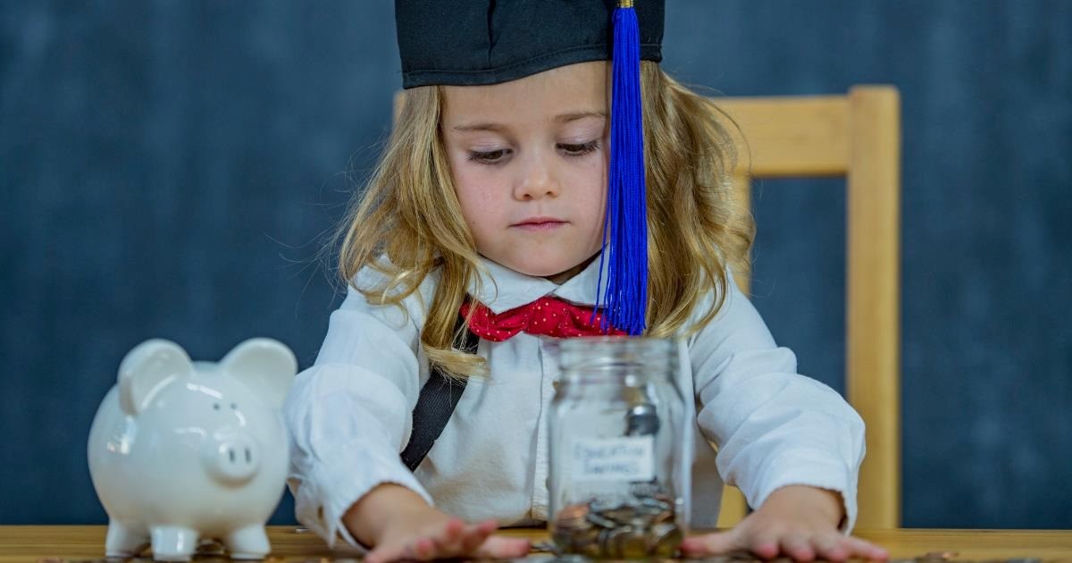 Sister demands sibling give their college fund to her daughter after they get a scholarship, sibling refuses, uses the money for housing and bills instead: ‘I have been saving up for years’