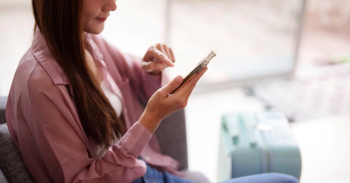 'I can't be the bank anymore’: Daughter cancels family phone plan after years of footing the bill for everyone, family members accuse her of selfish behavior