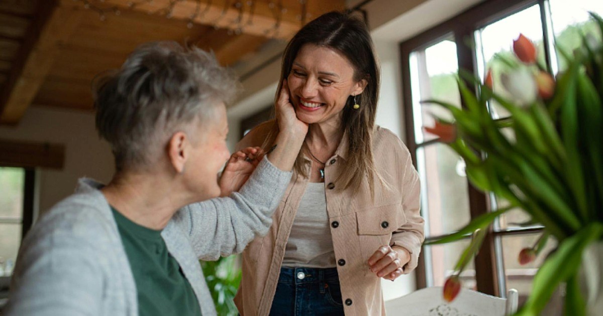 Father demands daughter fund his 78-year-old sister's lavish lifestyle after he's gone, cuts her out of the will when she says no: 'She has children that should be doing that'