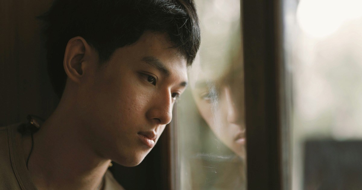 17 y/o son refuses to be a part of his estranged father's new family after losing his mother: ‘I was forced to be [in the family] against my will’