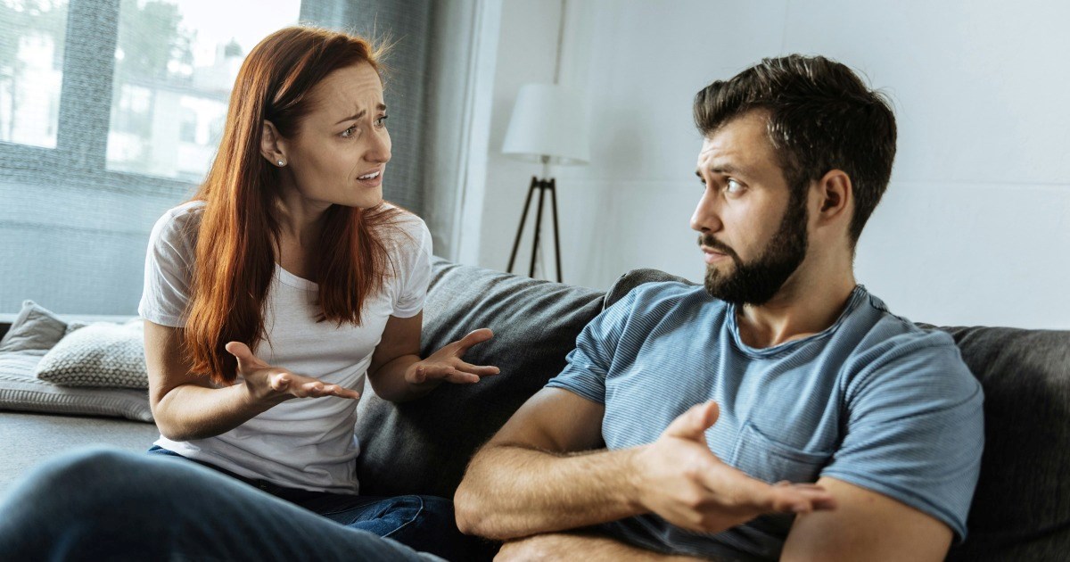 38-year-old mom of 5 keeps her part-time job a secret from her husband, he claims he doesn't care to learn: 'NEWSFLASH! It's not all about you, bro!'