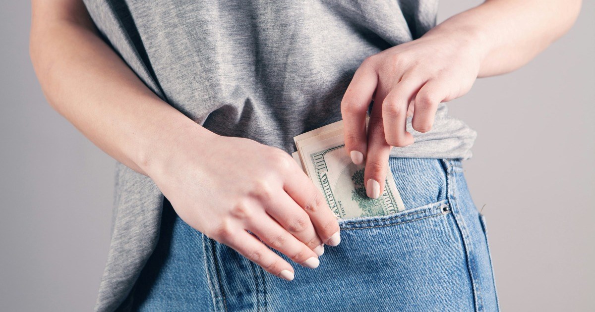 Man's aunt steals $9k in scholarship checks from his daughter, so he puts a lien on her RV as payback: ‘"She's smart, she'll win more scholarships’"