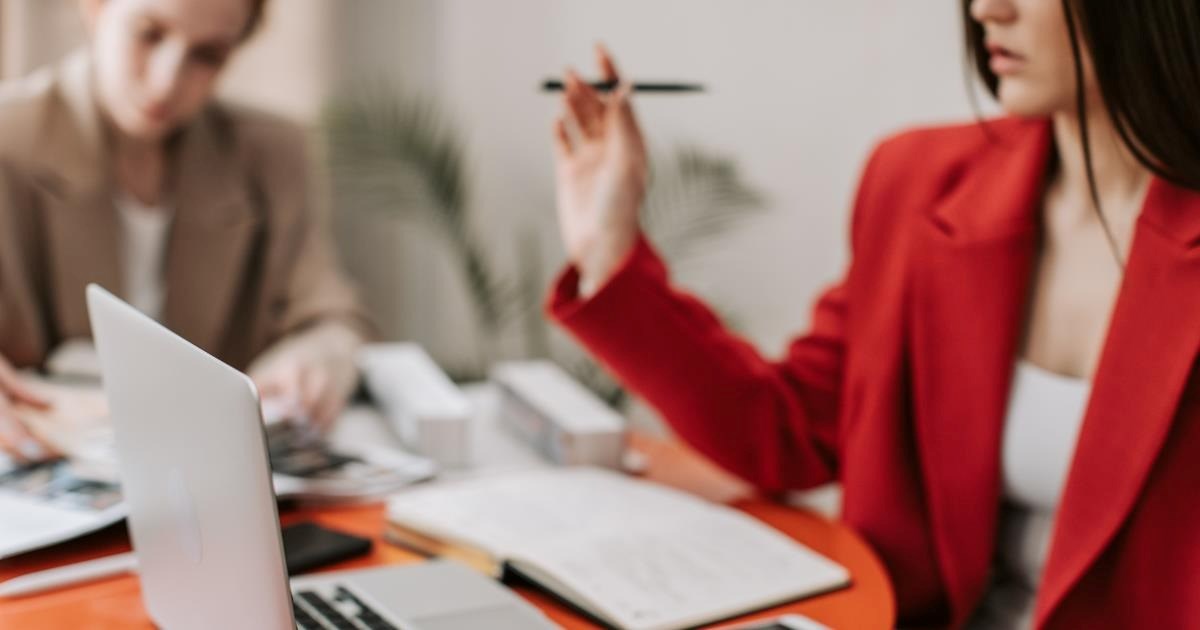 Financially unstable sister demands sibling loan her money to help her start a business, sibling agrees only if they sign a contract, sister refuses: ‘I would never have done the same to you’