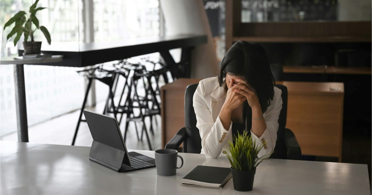 Company lays off minimum-wage worker but still expects them to come in every day, doesn't provide severance: 'I am the only licensed person that can perform the specific type of services'