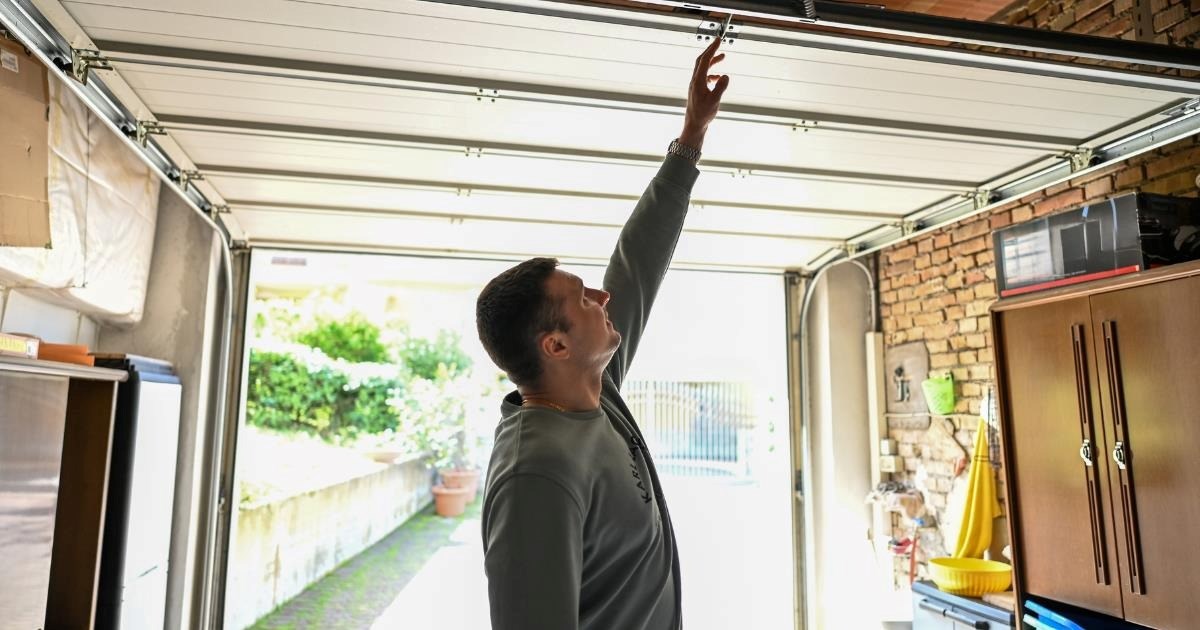 New homeowner discovers he moved next door to former friend, refuses to move after she comes knocking on his door demanding he leave: ‘You don't own the neighborhood’