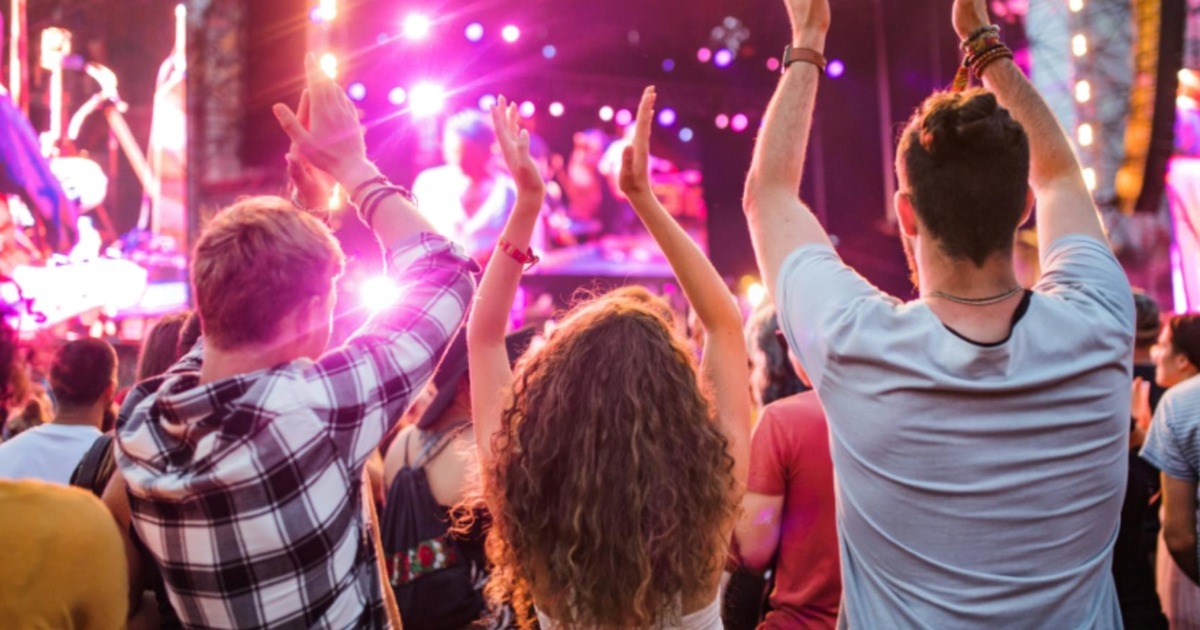 Sister sells her concert tickets for profit and calls her sibling selfish for not giving one back a week before the concert: 'She went crying to our parents about it'