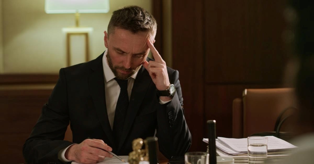 Dad leaves all his money to only son, until dad's ex-wife demands son share the inheritance with her daughter, son refuses to comply: ‘The will is ironclad’