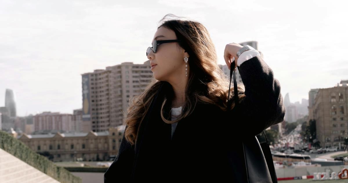 Entitled woman accuses friend of losing her expensive sunglasses after she left them at their home, she demands friend pay for them: ‘She waited two years to urgently want them back’