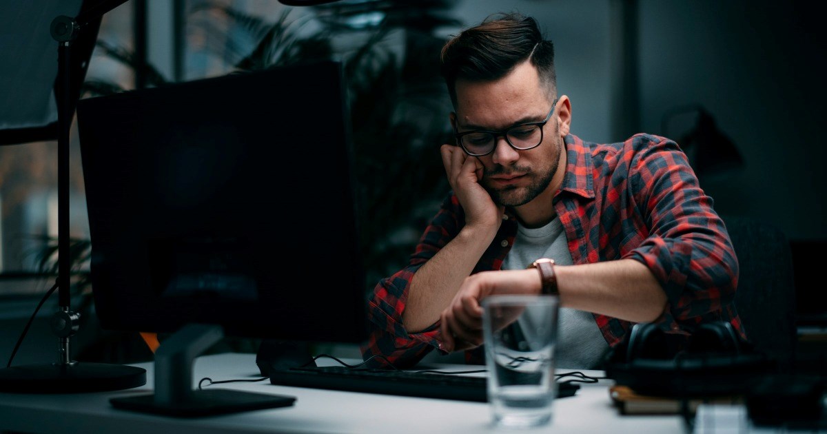 Employee is only given 2 hours of tasks per day, boss chews them out for spending the rest of it on their phone: 'Okay, then give me more stuff to do?'