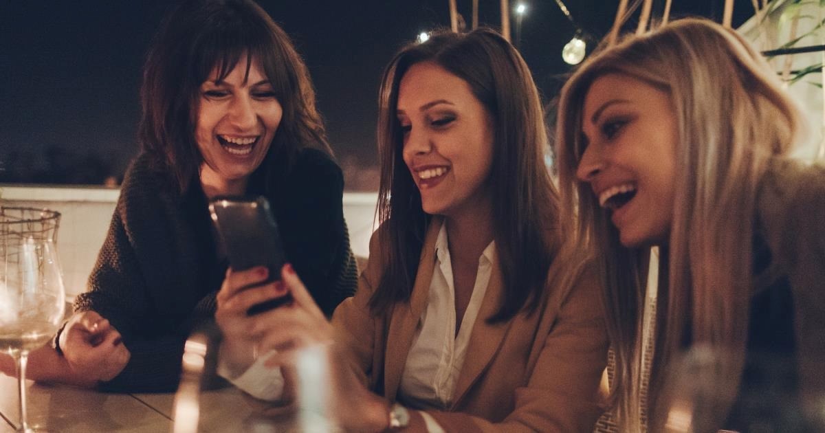 Brave mom goes out of her comfort zone, building her own ‘village’ by hosting monthly dinners with other moms, making 20+ close friends in the process: 'Every single mom I've spoken to gets it'
