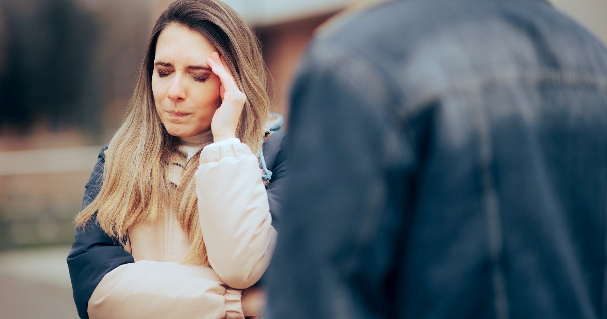 Newlywed woman finds out her husband okayed his entire family staying 5-6 weeks in their small 2-bedroom apartment without asking her, leaving her feeling trapped and ready to flee to her parents