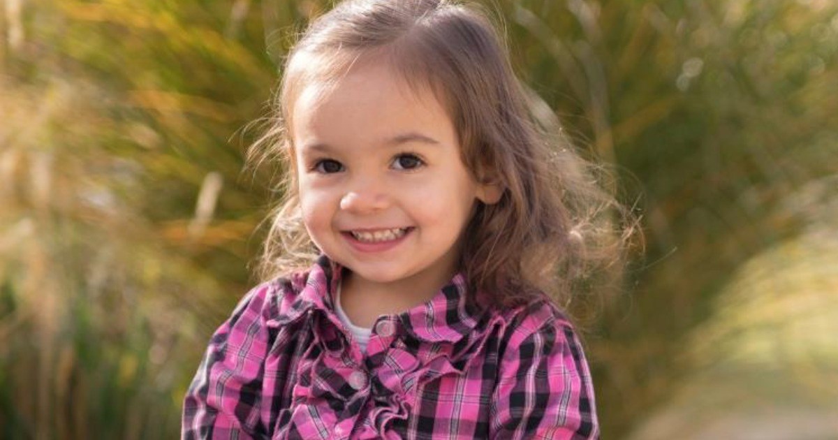 3-year-old girl and her mom share a magical Harry Potter moment in the park when the local teens play along with a wholesome bit: 'She got a glimpse of real magic'