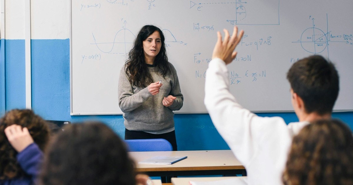 History teacher calls out student for asking ChatGPT to read the words right in front of her: 'Students [are] deferring 100% of their thinking to it'