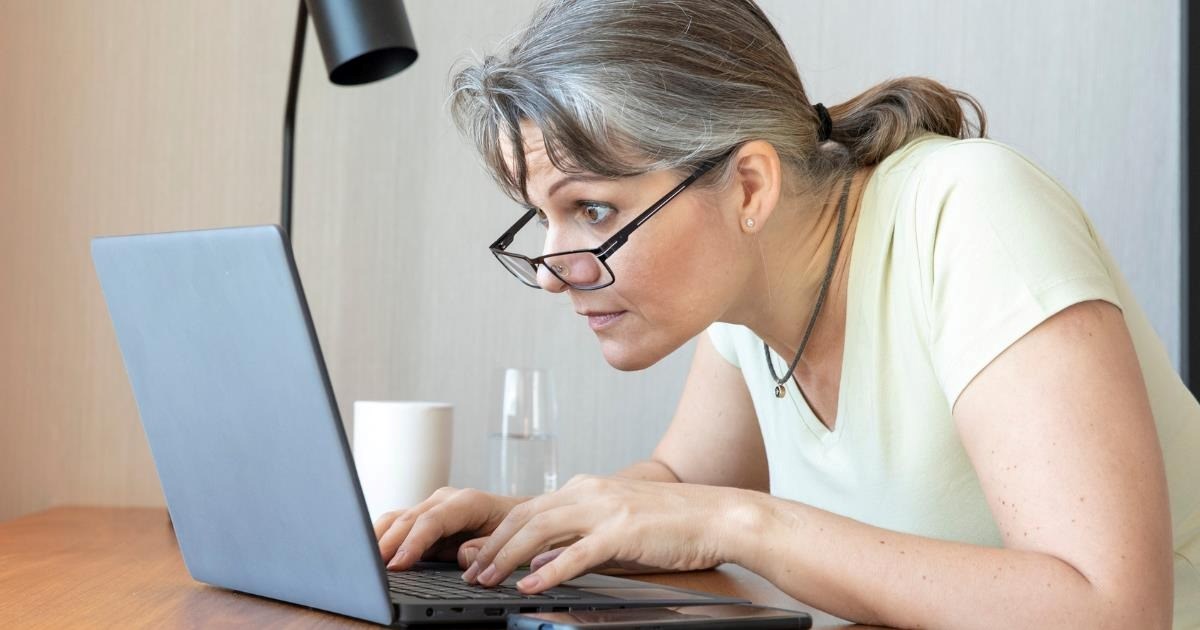 Karen banned from HOA-sanctioned neighborhood chat after she personally goes after the moderator in charge of the forum: 'I don't think she was told no as a child'