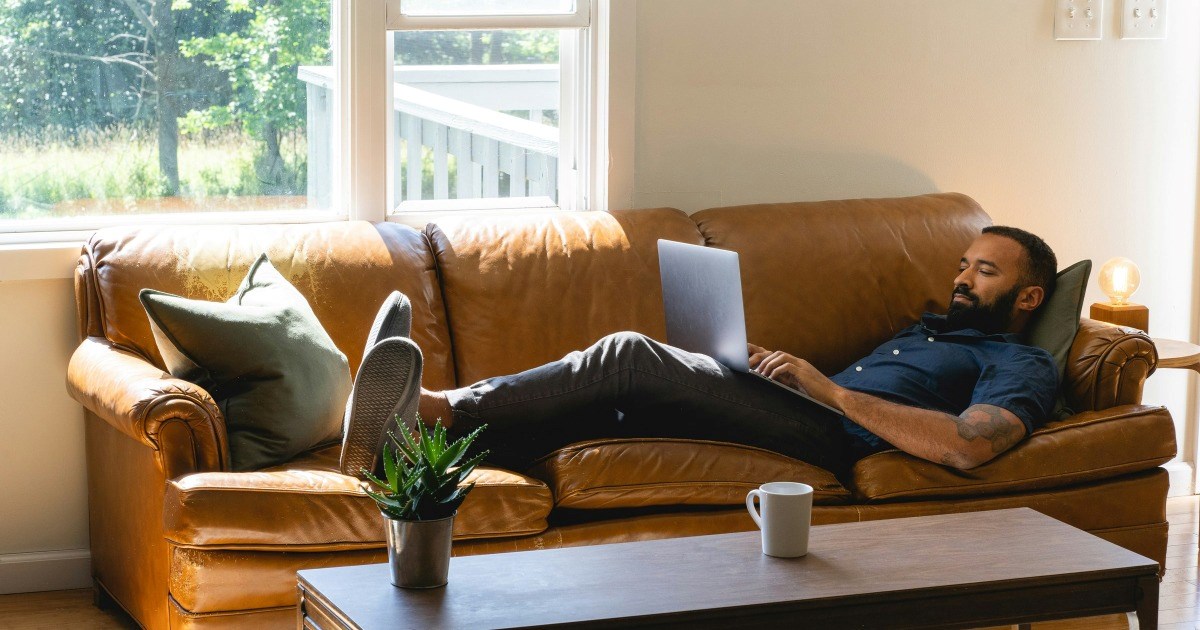 Remote employee is written up for going to the dentist at 2pm despite notifying their team and covering all tasks: 'It feels so small and so insane at the same time'