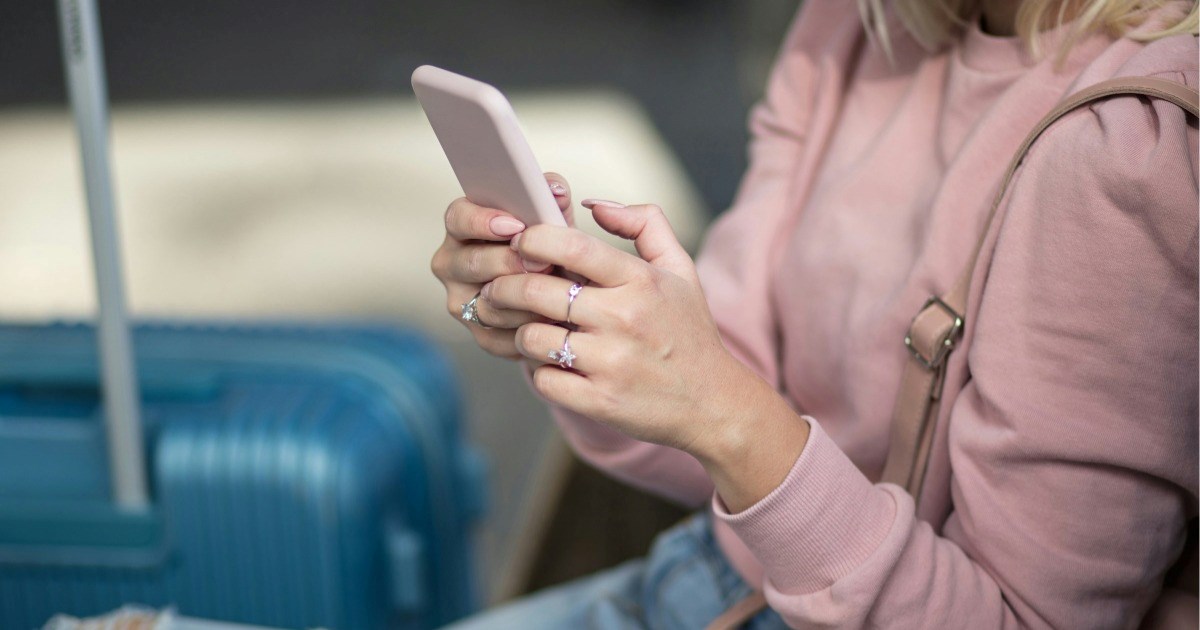 Boss threatens to fire employee over non-refundable family trip they were notified of 8 months prior, offers them $500 as compensation: 'Why does my being away for 8 workdays cause a complete meltdown?'