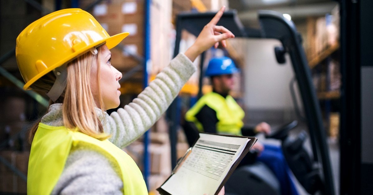 Warehouse employee quits 4 days in after supervisor denies her request for adequate breaks: 'They made us work 12 hours through with no 30 minute lunch'