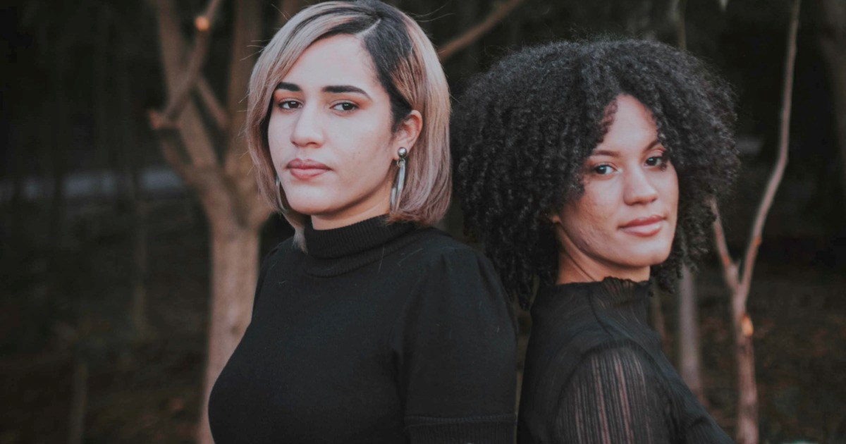 37 and 30-year-old sisters take a DNA test and discover they’re only half-sisters and don’t share the same father, and their mom expects them to keep it a secret