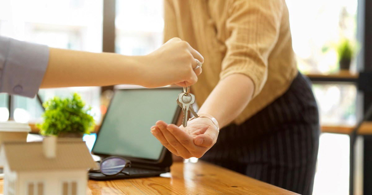 Landlord demands tenant's keys to his car because he 'owns the asphalt': 'I am still trying to process the level of entitlement'