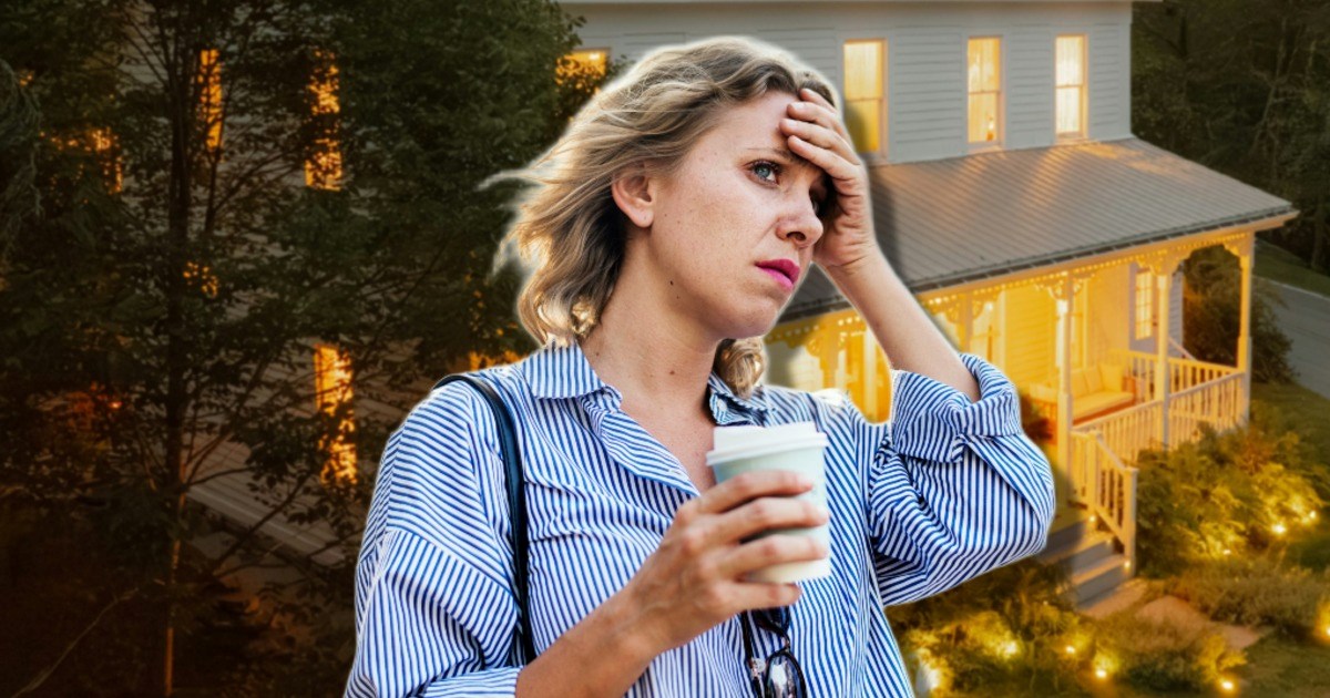 Update: Couple points 'blinding light' at neighbor's home: 'This is insane... It has the strength of 1,000 suns'