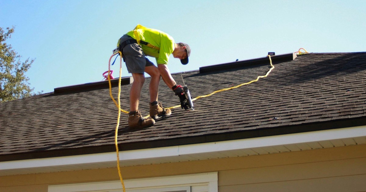 Florida HOA Bans Contractor From Community Before Finishing Homeowner’s Roof Project, Homeowner Seeks Legal Action