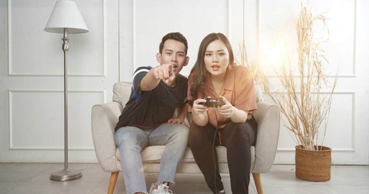 27-year-old woman is confused about whether or not she should let her ex-boyfriend know he’s still paying for her $60 gaming subscription: ‘Some of my friends tell me to just be petty’