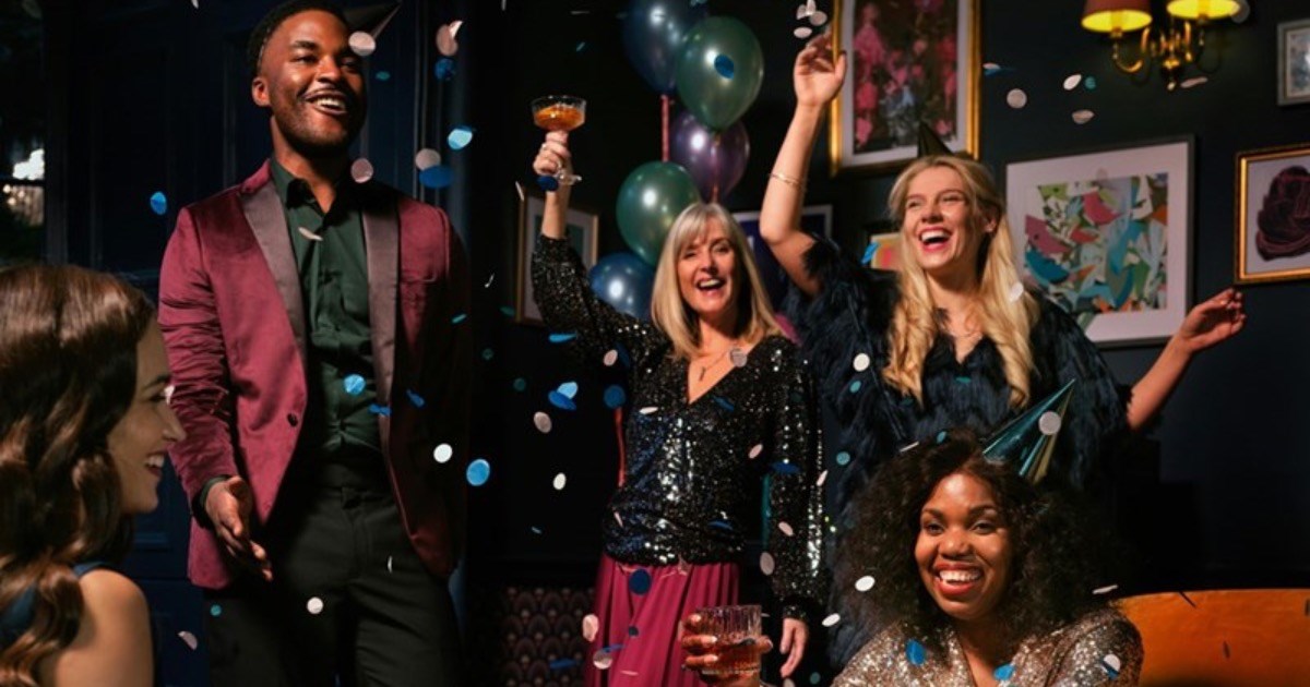 23-year-old boyfriend throws a surprise birthday party for  girlfriend and forgets to include her and her friends: ‘It was four people, his best friend, a mutual friend, my roommate, and her friend I didn’t know’