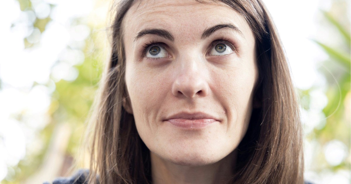 Volunteer refuses to come back after being bossed around, given no water, no bathroom breaks, and nearly having her phone confiscated, gets emails a year later telling her she needs to be a better team player