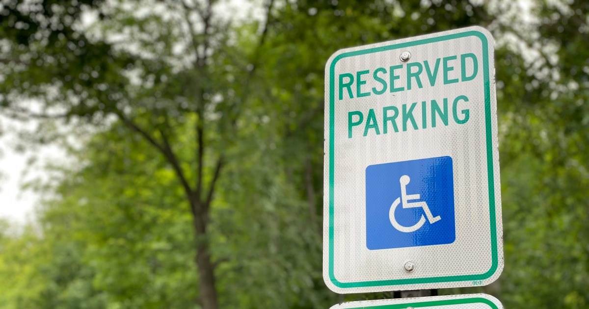 Drive-thru employee demands customer park in handicapped spot while they wait for their order, customer firmly refuses: ‘Not in the handicap spot’