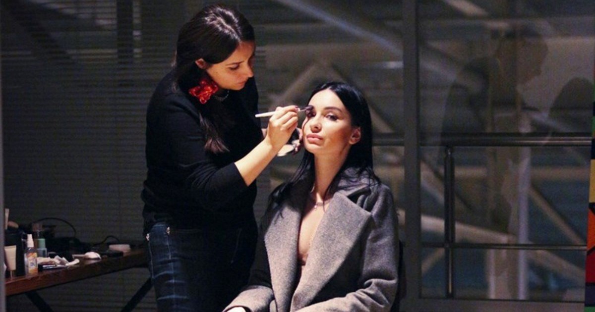 21-year-old electrical engineering student and amateur makeup artist gets asked by a friend to do free makeup for 12 hours for her school project, gets mistreated by cast for being 20 minutes late, doesn’t return to set: ‘I feel so uneasy’ – FAIL Blog