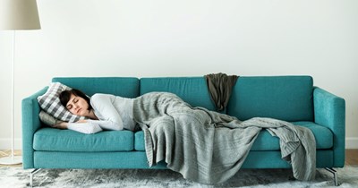 Tenant finally reports roommate’s freeloading friend after she spent 5 months sleeping in the living room rent-free: 'We’re all going to get kicked out'