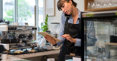 'Toxic' manager sends employees groupchat messages at 6:39 AM after realizing there's no one to open the store: 'Every one of you should be answering your phone calls or texts in the morning'