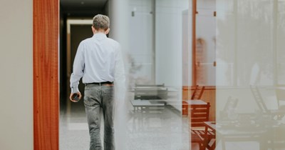 Boss reprimands employee for leaving at 5:10 when his hours are 8:30-5: 'It's the worst work culture I've ever encountered'