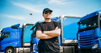 Truck driver gets fined $2500 after ignoring fellow driver's warnings about "improper" display violations: 'Maybe you ought to listen to people, especially when they are trying to save you money!'