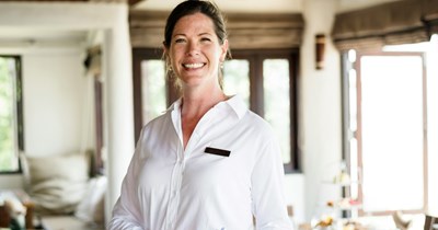 Customer leaves server legendary $1000 tip, company withholds her payout for nearly 3 months: ‘Ask for interest’