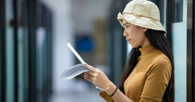 Guy volunteers to serve his best friend's soon-to-be ex-husband's divorce papers, hilariously catfishes him and puts him in his place: ‘It was so fun… [and] easy!’ 